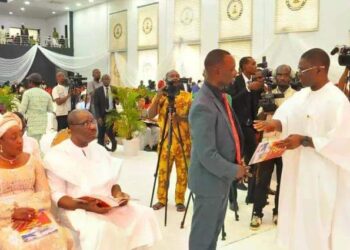 Security Aide Stops Shaibu From Accessing Obaseki